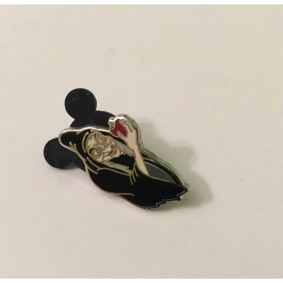2006 Disney Snow White Old Hag Pin Evil  Queen Apple - Picture 2 of 12